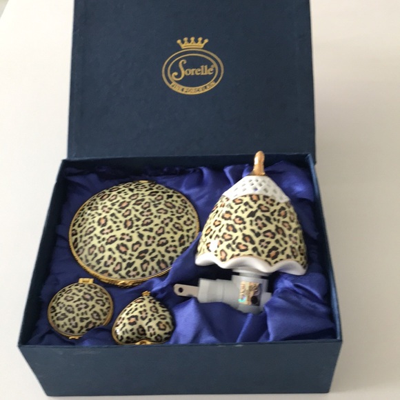 Sorelle fine porcelain jewelry box - Picture 5 of 9